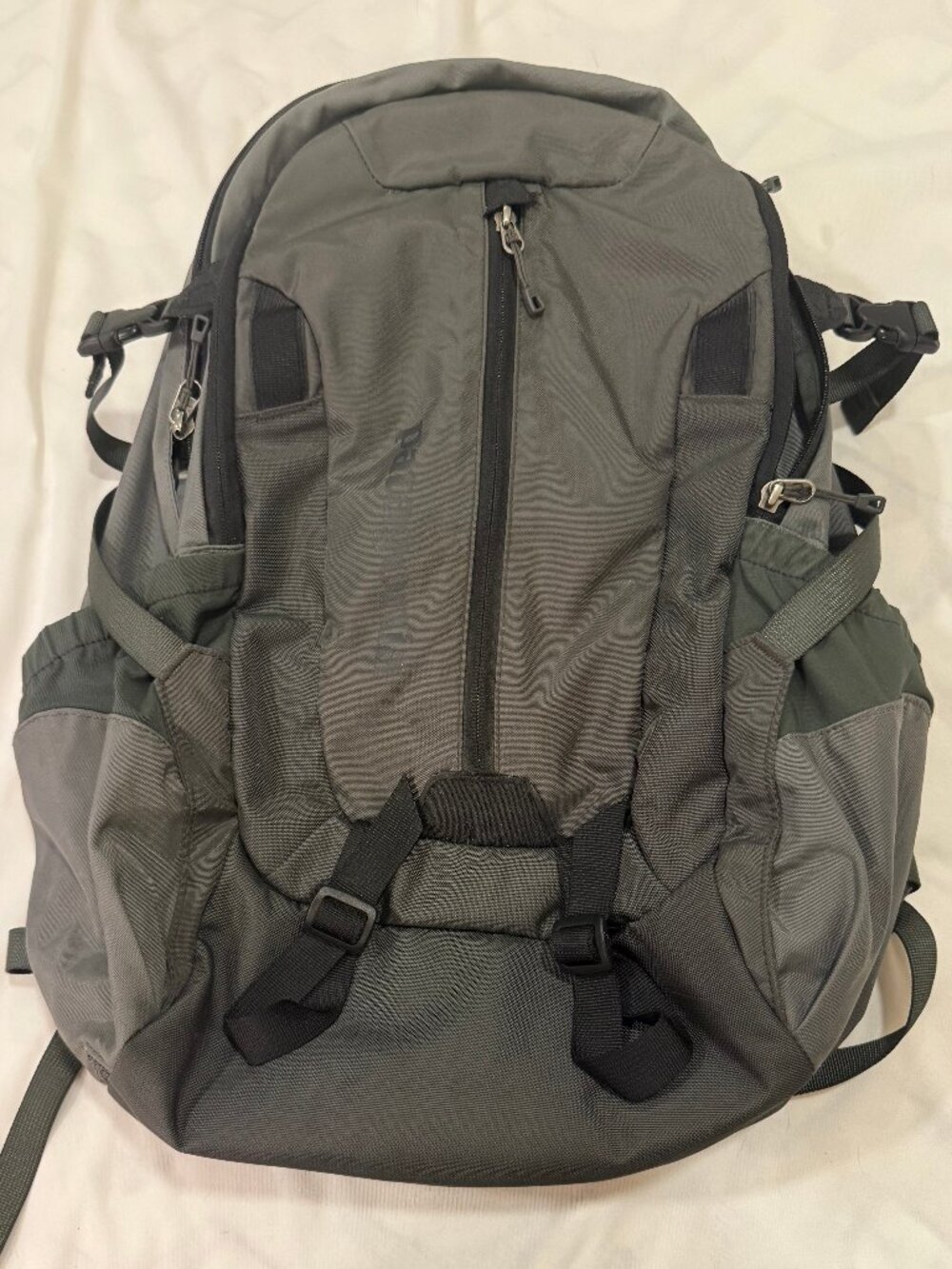 Patagonia Nylon Hiking Black Daypack Backpack Zip Lightweight Refugio 28L